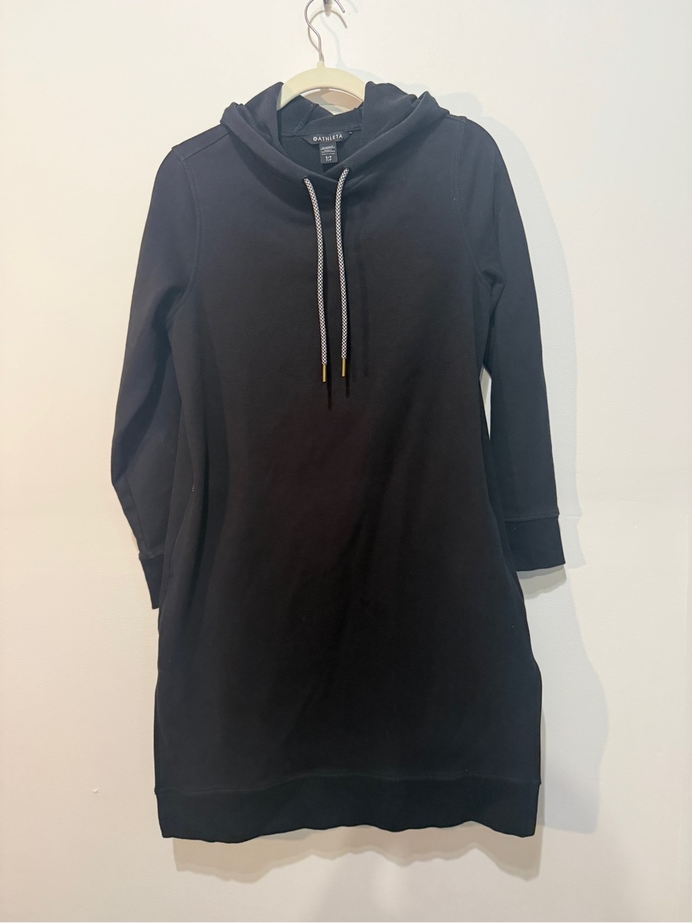 EUC Athleta Black Hooded Dress with Contrast Drawcords Size Small